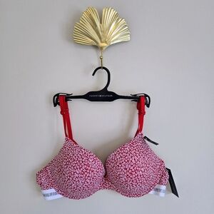 🐞NWT Tommy HilfigerStrappy Back Micro Push Up Bra